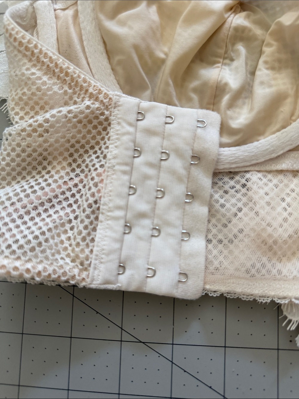 Victoria’s Secret white lace bra bustier - Picture 5 of 5